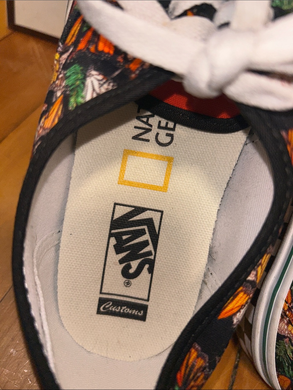 Vans Butterfly - Picture 2 of 5